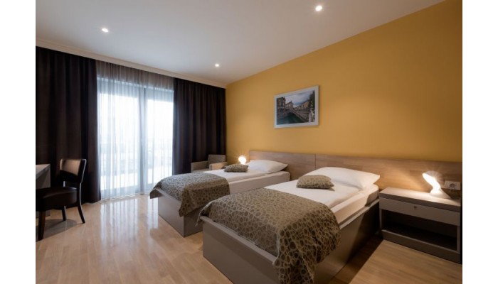 Hotel Florjanckov Hram poza 11